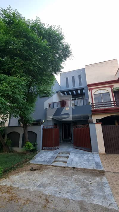 WELL-MAINTAINED 5 MARLA HOUSE FOR SALE IN THE HEART OF BAHRIA TOWN LAHORE AFFORDABLE PRICE IDEAL FOR FAMILIES & INVESTOR WELL-MAINTAINED 5 MARLA HOUSE FOR SALE IN THE HEART OF BAHRIA TOWN LAHORE AFFORDABLE PRICE IDEAL FOR FAMILIES & INVESTOR