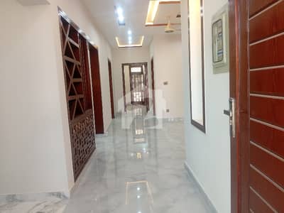 سوان گارڈن اسلام آباد میں 6 کمروں کا 12 مرلہ مکان 5.8 کروڑ میں برائے فروخت۔