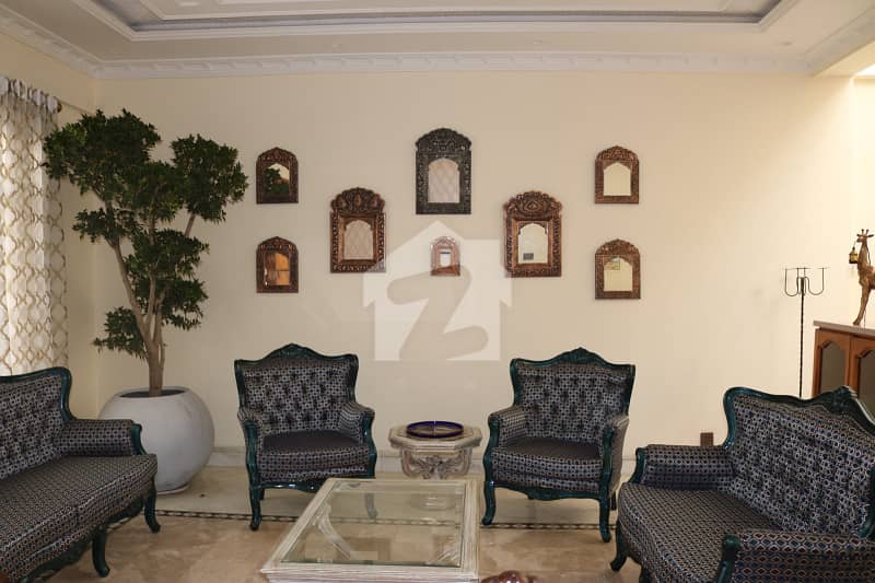 Serviced Luxury Room With Private Balcony On Lawrance Road Serviced Luxury Room With Private Balcony On Lawrance Road