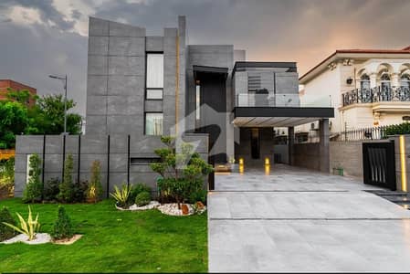 1 Kanal Beautiful Design Bungalow Up For Sale