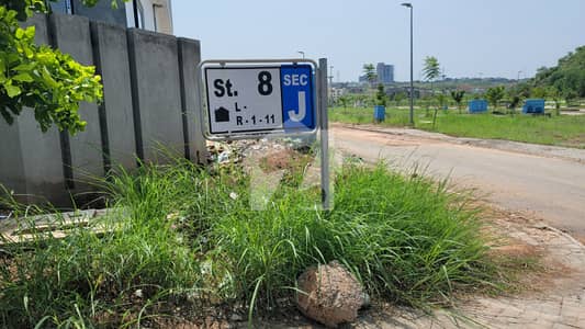 Prime location 10 Marla Parkface residential plot for sale