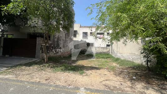 BUILDER LOCATION | 5.33 MARLA | PLOT NO 45 | FOR SALE IN TULIP EXTENSION BAHRIA TOWN LAHORE. BUILDER LOCATION | 5.33 MARLA | PLOT NO 45 | FOR SALE IN TULIP EXTENSION BAHRIA TOWN LAHORE.