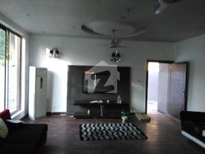 HOUSE FOR RENT IN F-7