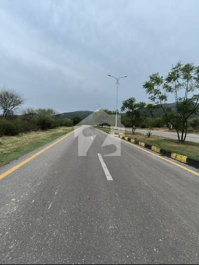 سی ۔ 14 اسلام آباد میں 1 کنال رہائشی پلاٹ 8.0 کروڑ میں برائے فروخت۔