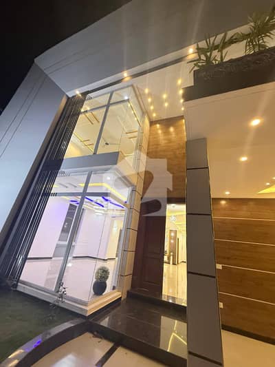 Luxury Corner kanal House For Sale
