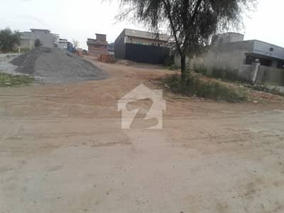 lop clear plot for sale on prime location stN6