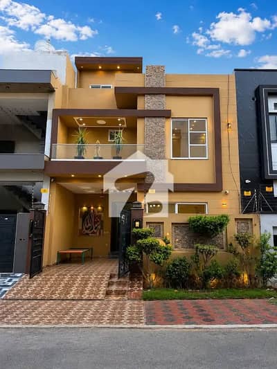 5 Marla Slightly Used House Available For Sale