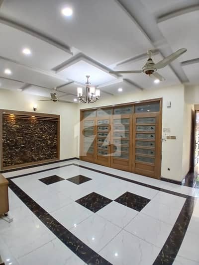 10 Marla Like New House Available For Rent In G-13/1