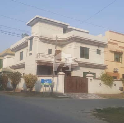 FOR SALE: 10 MARLA CORNER HOUSE