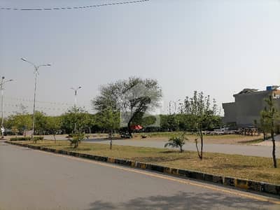 ڈی-13/4 ڈی ۔ 13,اسلام آباد میں 1 کنال رہائشی پلاٹ 2.6 کروڑ میں برائے فروخت۔