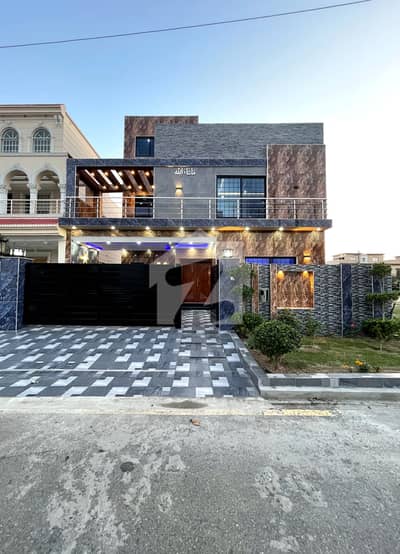 10 MARLA BRAND NEW HOUSE FOR SALE IN A BLOCK PHASE 2 NEW LAHORE CITY