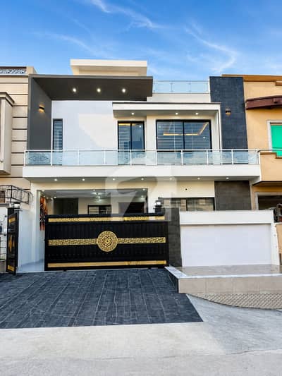 7 Marla Modern Luxury House For Sale In G-13/3 Islamabad 7 Marla Modern Luxury House For Sale In G-13/3 Islamabad