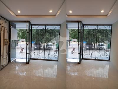 Ground Floor Shop 450 Sq Feet Available For Rent In Bahria Town Lahore
