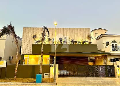 1 Kanal Elegant Design Bungalow Up For Sale
