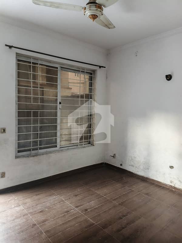 10 Marla Basement Available For Rent In G-13 Islamabad 10 Marla Basement Available For Rent In G-13 Islamabad