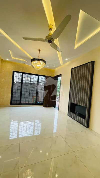 10 Marla Brand New Home For Sale