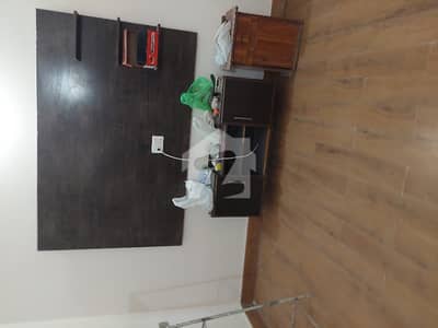 edan vally 5 marla house rent 3 bead near park market masjid
