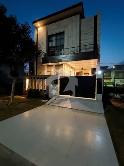 5 MARLA FURNISHED HOUSE AVAILABLE FOR RENT