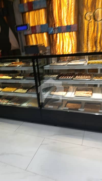 ملتان روڈ لاہور میں 16 مرلہ Studio عمارت 22.0 کروڑ میں برائے فروخت۔