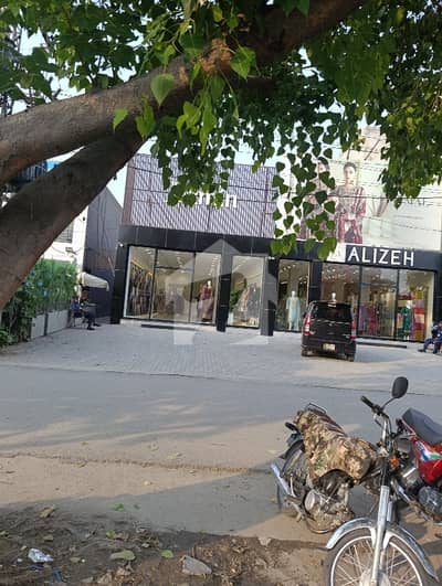 علامہ اقبال مین بلیوارڈ علامہ اقبال ٹاؤن,لاہور میں 1 کنال Studio عمارت 50.0 کروڑ میں برائے فروخت۔