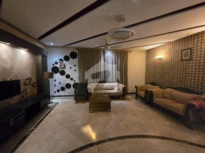 1 kanal semi commercial town house in gulberg fivenear canal Road