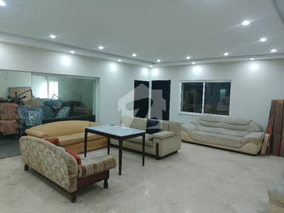 گارڈن ٹاؤن - ابو بھکر بلاک گارڈن ٹاؤن,لاہور میں 10 کمروں کا 4 کنال مکان 26.0 لاکھ میں کرایہ پر دستیاب ہے۔