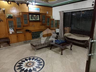 جوہر ٹاؤن فیز 2 جوہر ٹاؤن,لاہور میں 5 کمروں کا 8 مرلہ مکان 1.5 لاکھ میں کرایہ پر دستیاب ہے۔