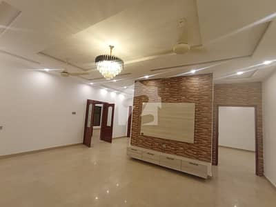 10MARLA UPPER PORTION FOR RENT