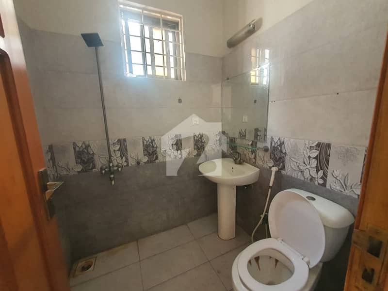 12 Marla Upper Portion Available For Rent 12 Marla Upper Portion Available For Rent