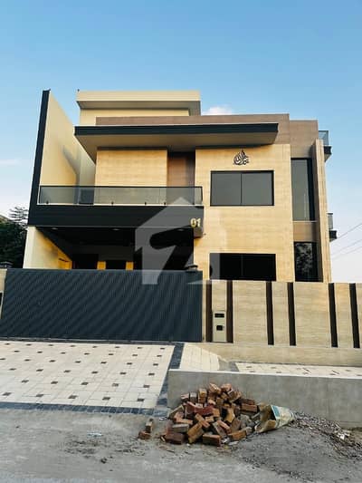 3570 (10 Marla) Triple Storey Corner Brand New House For Sale In G-13 Islamabad 3570 (10 Marla) Triple Storey Corner Brand New House For Sale In G-13 Islamabad