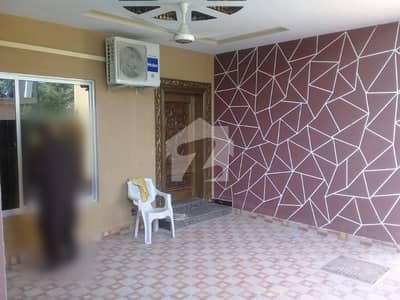 سیٹیلائیٹ ٹاؤن - بلاک بی سیٹیلائیٹ ٹاؤن,راولپنڈی میں 6 کمروں کا 11 مرلہ مکان 2.2 لاکھ میں کرایہ پر دستیاب ہے۔