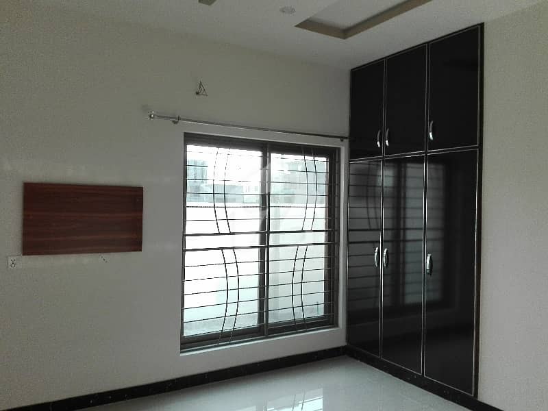 Prominently-Located 5 Marla House Available In Etihad Town Prominently-Located 5 Marla House Available In Etihad Town