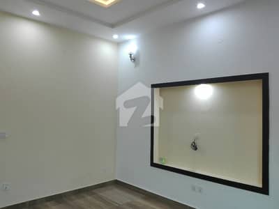 Fair-Priced 10 Marla House Available In Wapda Town Phase 2 - Block N3