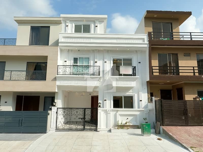 Prominently-Located 4 Marla House Available In D-12/1 Prominently-Located 4 Marla House Available In D-12/1