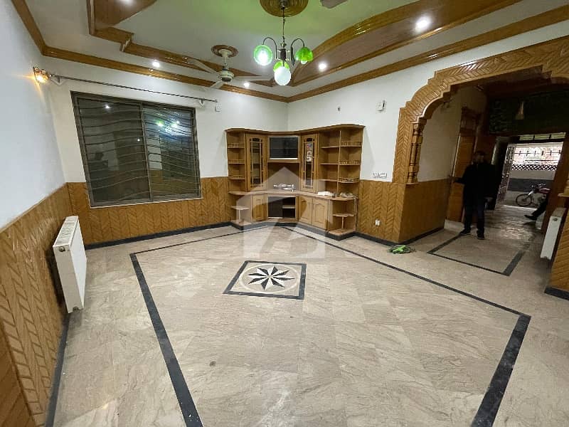I-8 Beautiful Ground Poration For Rent. I-8 Beautiful Ground Poration For Rent.