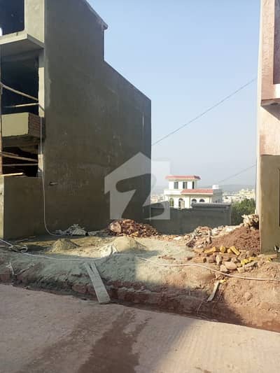 5 Marla Plot Available In Bani Gala Waking Distance Imarn Kahn Chook