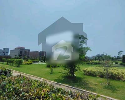 پیراگون سٹی لاہور میں 5 مرلہ رہائشی پلاٹ 95.0 لاکھ میں برائے فروخت۔