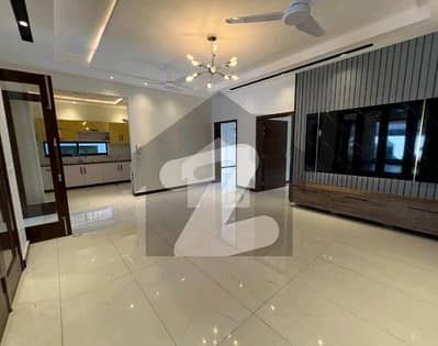 House Sized 5 Marla Available In Bahria Town - Sector E