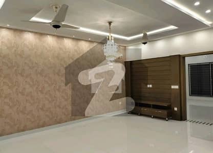 A Well Designed House Is Up For Sale In An Ideal Location In Lahore