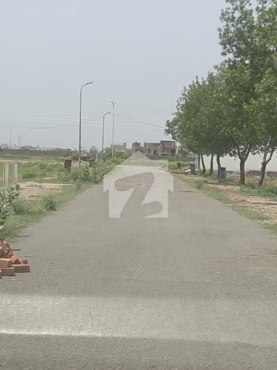 5 Marla Plot On 40 Fit Road