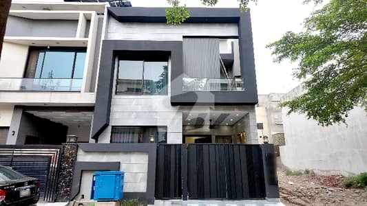 Spacious Prime Location House Is Available For Sale In Ideal Location Of Lake City - Sector M7 - Block B Spacious Prime Location House Is Available For Sale In Ideal Location Of Lake City - Sector M7 - Block B