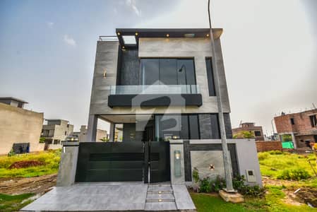 ڈی ایچ اے 9 ٹاؤن ڈیفنس (ڈی ایچ اے),لاہور میں 3 کمروں کا 5 مرلہ مکان 2.67 کروڑ میں برائے فروخت۔ ڈی ایچ اے 9 ٹاؤن ڈیفنس (ڈی ایچ اے),لاہور میں 3 کمروں کا 5 مرلہ مکان 2.67 کروڑ میں برائے فروخت۔