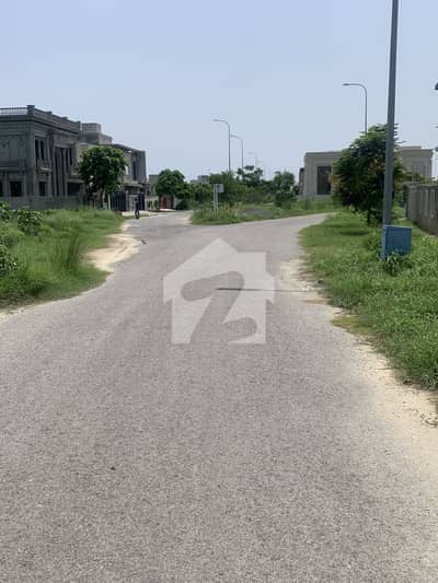 ڈی ایچ اے فیز 8 - بلاک یو ڈی ایچ اے فیز 8,ڈی ایچ اے ڈیفینس,لاہور میں 1 کنال رہائشی پلاٹ 7.25 کروڑ میں برائے فروخت۔ ڈی ایچ اے فیز 8 - بلاک یو ڈی ایچ اے فیز 8,ڈی ایچ اے ڈیفینس,لاہور میں 1 کنال رہائشی پلاٹ 7.25 کروڑ میں برائے فروخت۔