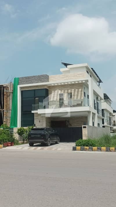 10 Marla Owner Built House For Sale 10 Marla Owner Built House For Sale