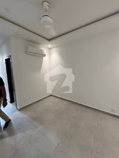 1 Bedroom Brand New Apartment For Rent In Zameen Quadrangle Opposite Lahore Gymkhana 1 Bedroom Brand New Apartment For Rent In Zameen Quadrangle Opposite Lahore Gymkhana