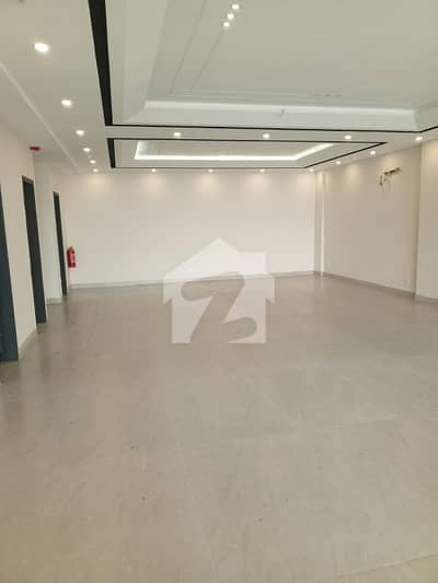 Prime Location! 8 Marla Commercial Floor On Main Boulevard DHA Phase 5 Ideal For Brands & Offices