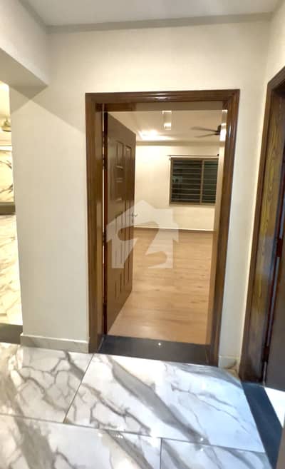 12 Marla Good Condition Apartment For Rent