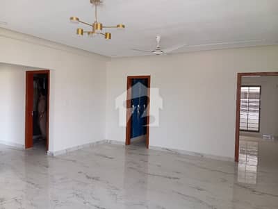 عسکری 6 پشاور میں 3 کمروں کا 9 مرلہ فلیٹ 3.5 کروڑ میں برائے فروخت۔