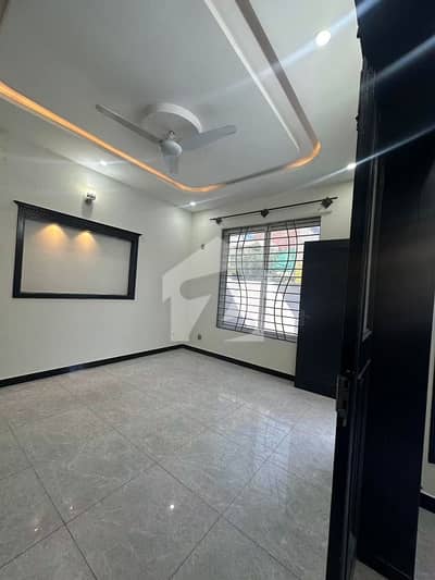 4 MARLA FULL HOUSE FOR RENT IN G13 ISLAMABAD IDEAL LOCATION OF G13