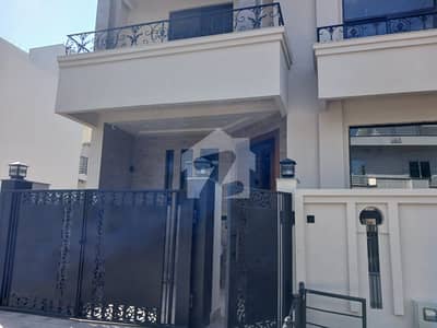 ڈی ۔ 12/1 ڈی ۔ 12,اسلام آباد میں 4 کمروں کا 4 مرلہ مکان 5.5 کروڑ میں برائے فروخت۔ ڈی ۔ 12/1 ڈی ۔ 12,اسلام آباد میں 4 کمروں کا 4 مرلہ مکان 5.5 کروڑ میں برائے فروخت۔